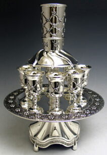 Silver Fountain Wine with 8 Cups - Quilting Design
